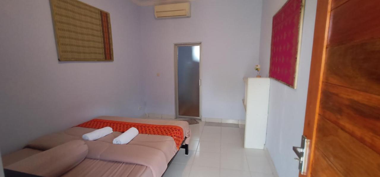 Elisa Homestay Areguling Kuta  エクステリア 写真
