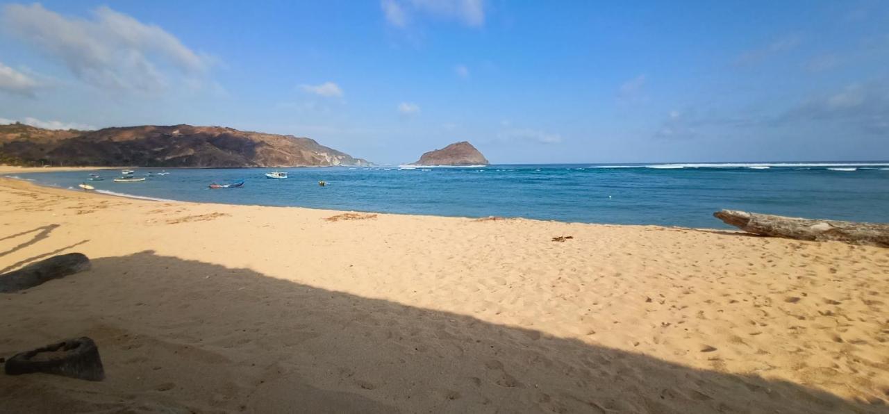 Elisa Homestay Areguling Kuta  エクステリア 写真